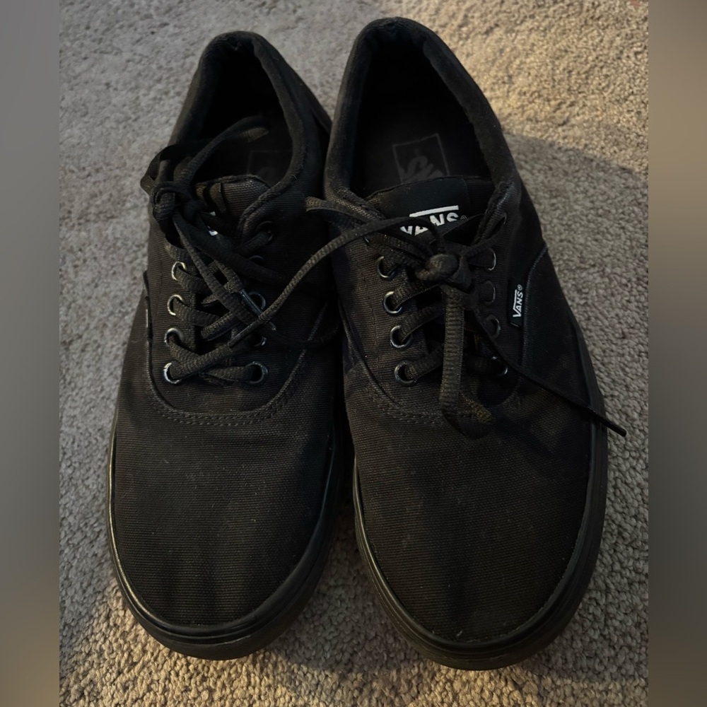 Men’s 8.5 Black vans